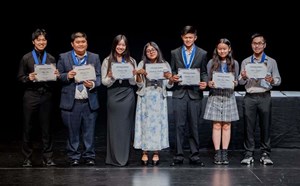 GGUSD AVID Students Awarded College Scholarships at Senior Standout Event - article thumnail image